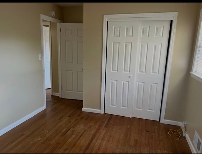 Photo - 1607 Hampshire Pl