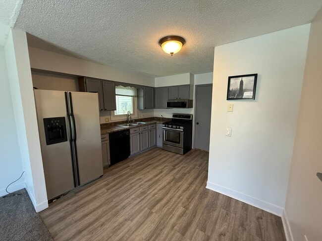 Photo - 7812 Brookfield Dr