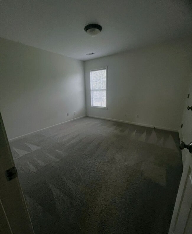 Photo - 3 bedroom Greensboro Rental with Attached Garage