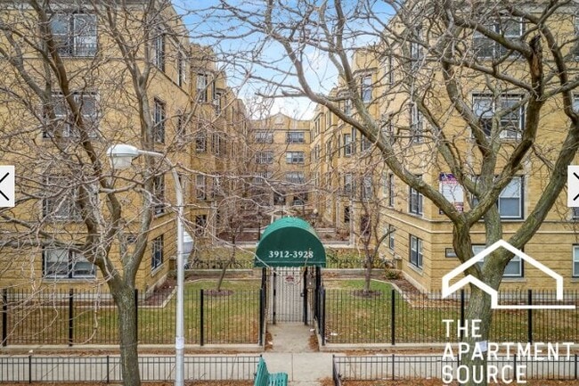 Photo - 3916 N Pine Grove Ave Unit 4W