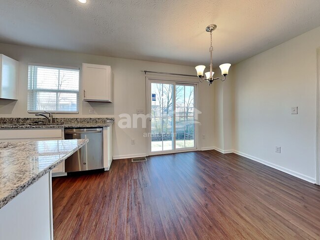 Photo - 5670 Julia Kate Dr