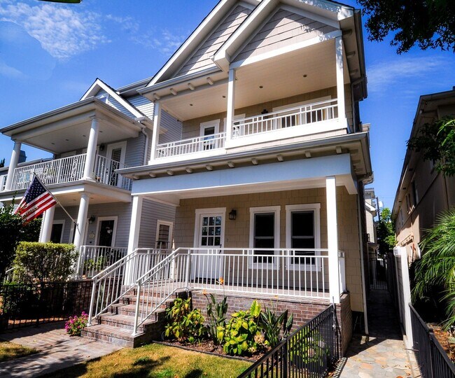 Building Photo - Long Term Unfurnished Rental in the heart ...