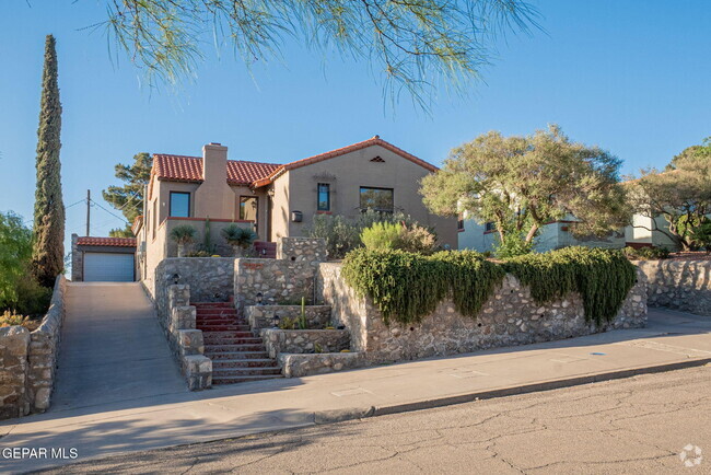 Building Photo - 727 McKelligon Dr Rental
