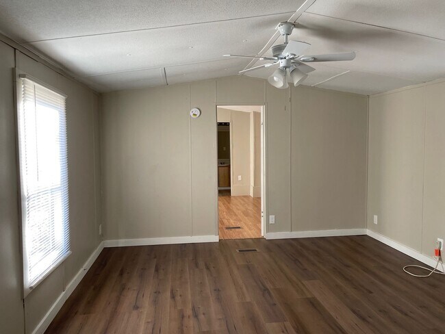 Photo - 3 bed, 2 bath mobile home located in Cando...