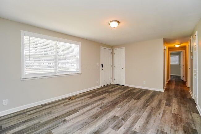 Photo - 357 Amesbury Dr