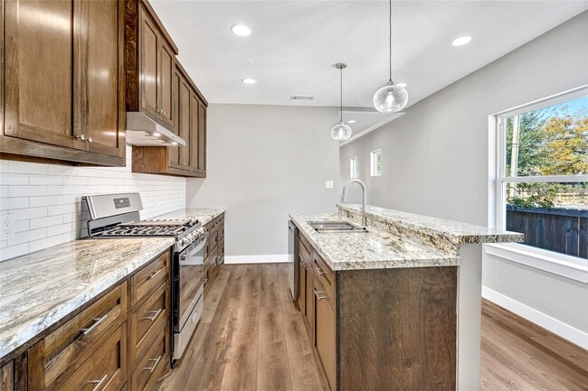 Photo - 430 N Hutcheson St