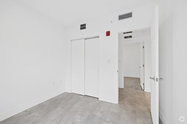 4 habitaciones, 2 baños - 1220 pies cuadrados - Dormitorio