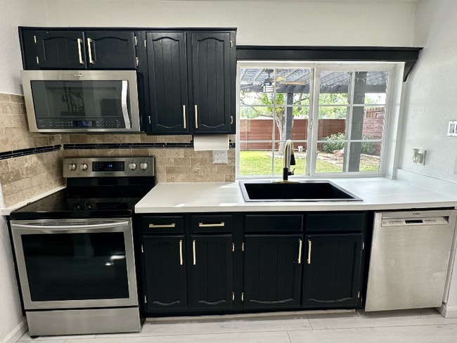 Photo - 1706 Whitney Dr