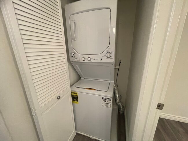 Photo - 3757 S Bentley Ave