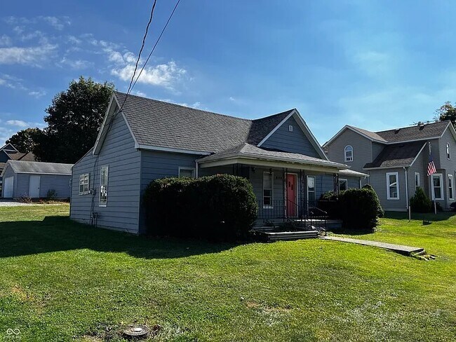 Building Photo - 315 Chambers St