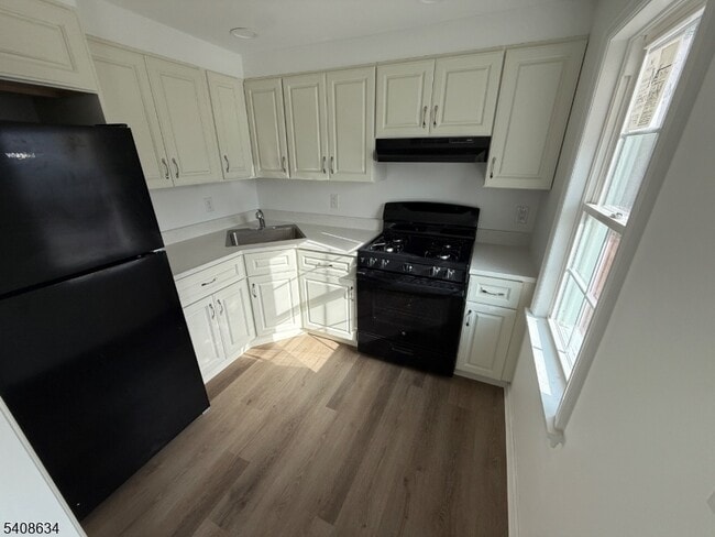 Building Photo - 173 US-46 Unit 2A