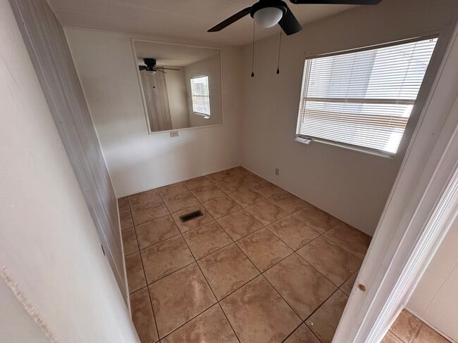 Photo - 1815 Woodcrest Dr Unit 3