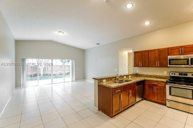 Photo - 10841 SW 14th Ct