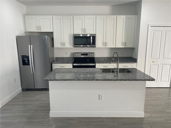 Photo - 104 W Greenbriar Pl