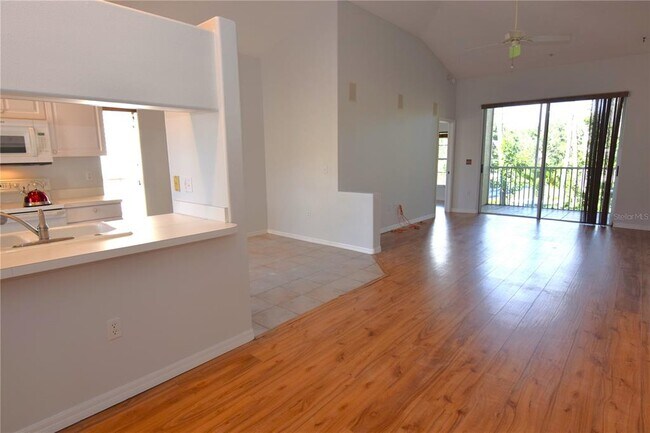 Photo - 8355 Glen Rose Way Unidad 120