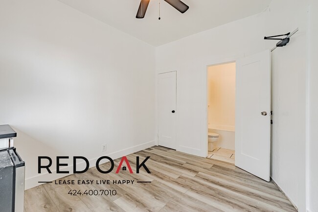Photo - 5849 Sunset Blvd Unidad 208