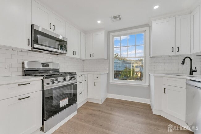 Photo - 15 N Main St Unit B