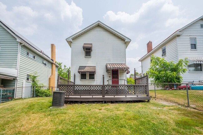 Photo - AVAILABLE MAY 1ST! GORGEOUS 3 BEDROOM IN CARNEGIE!!