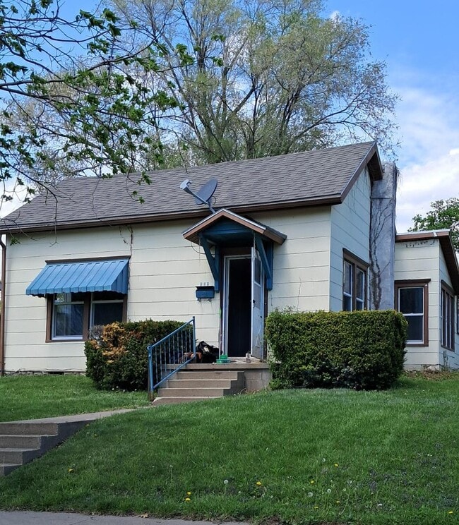 Photo - 805 W Chestnut St House