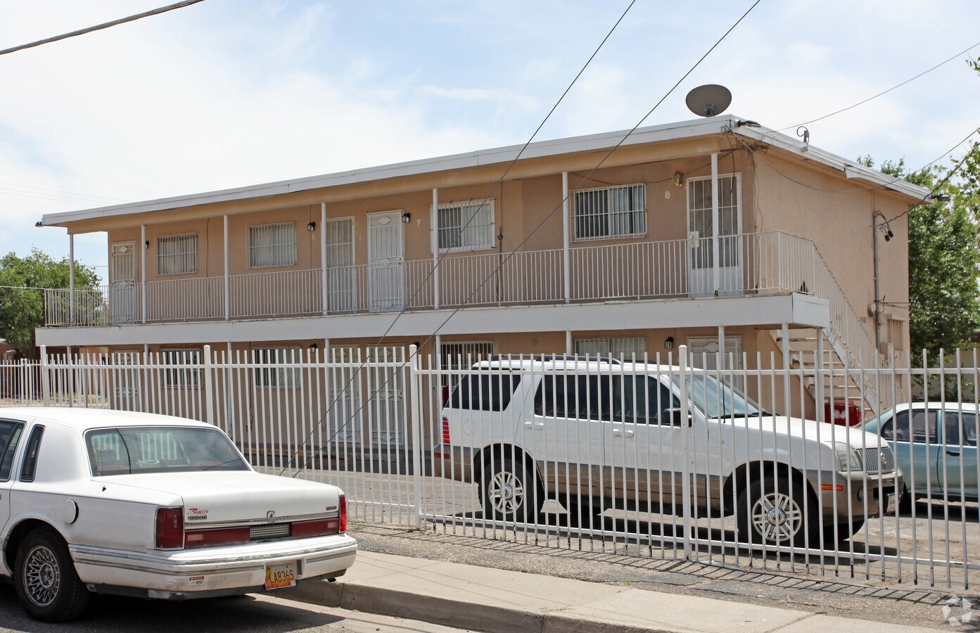 Photo - 237 Dallas St NE