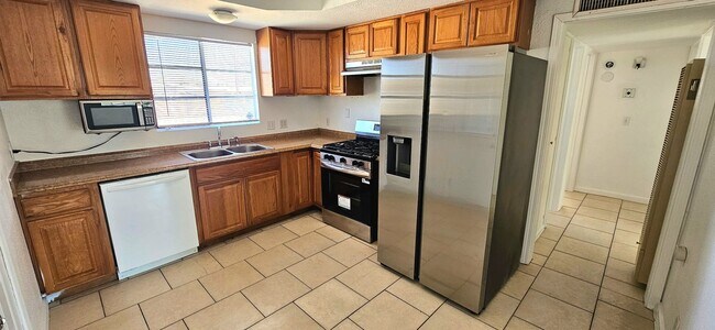 72156 El Paseo Dr