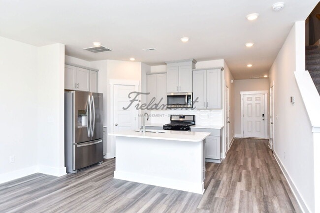 Photo - 429 Ellis Mill St