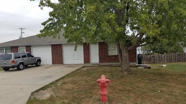 Building Photo - 213 B Cypress St Rental