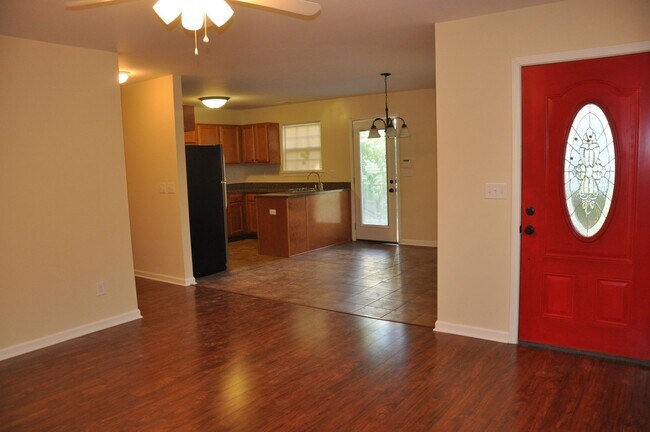 Photo - 2025 student housing!!!