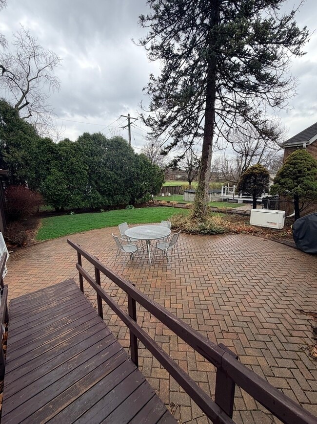 Photo - 137 Richard Ave