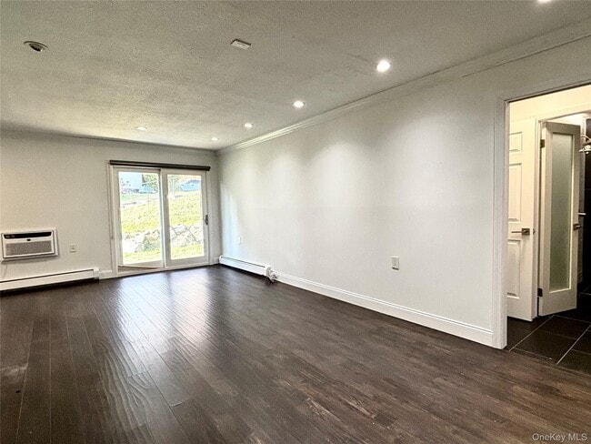 Photo - 12 Granada Crescent Unit 12