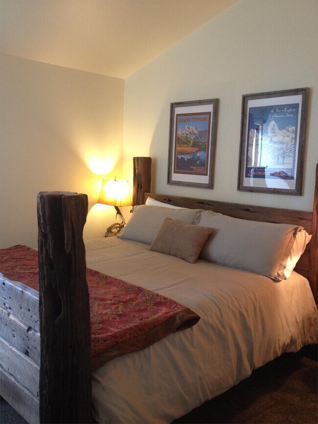 Photo - 355 W Deloney Ave