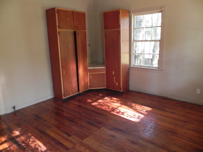 Photo - 354 Charles St