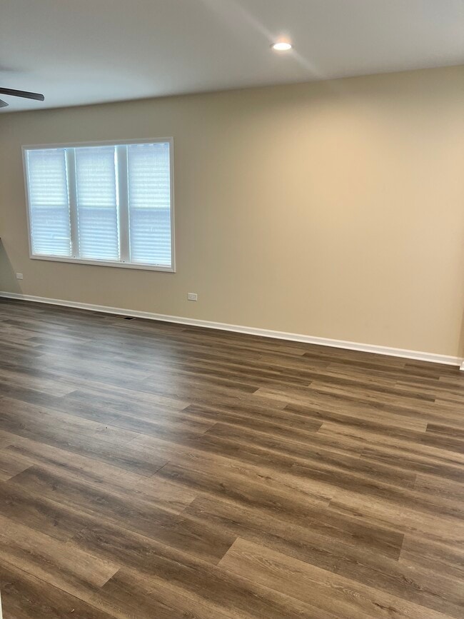 Photo - 7045 S Oakley Ave