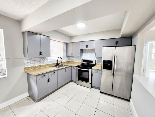 Photo - 100 NW 40th St