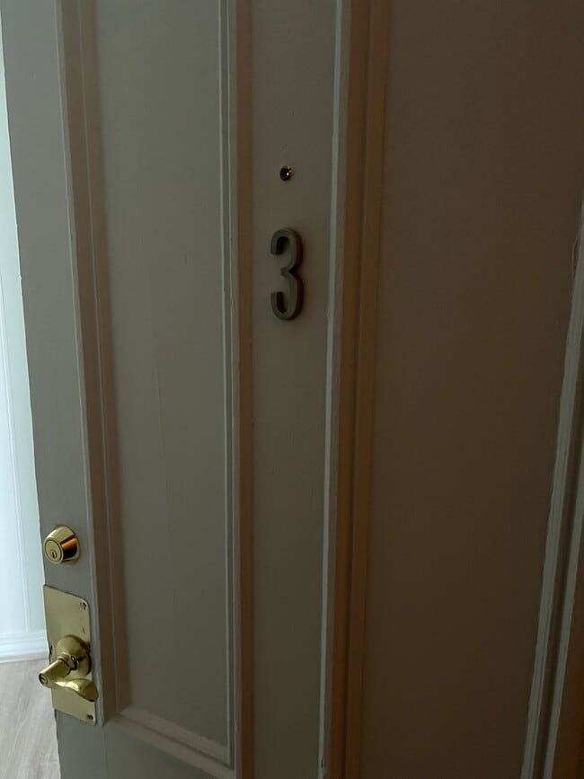 Building Photo - 235 Jackson St Unit 2