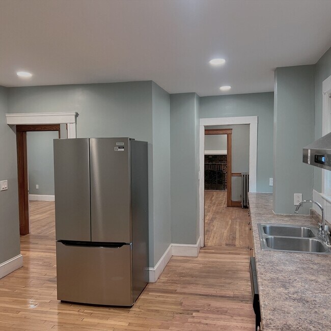 Photo - 20 Lenglen Rd Unit 1