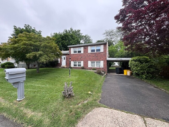 Building Photo - Spacious 7-Bedroom Home with Chalet Interior & Ample Parking – Ewing, NJ