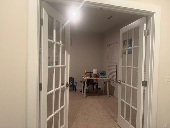 Photo - 300 Finnegan Ct