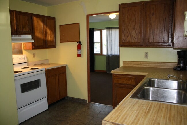 Photo - 72 E College Ave