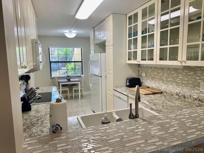 Photo - 901 Pinecrest Cir Unit B