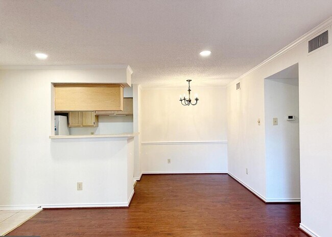 Photo - 1523 Lincoln Way