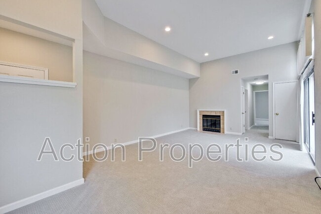 Photo - 1341 Meadow Ridge Cir