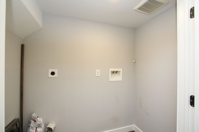 Building Photo - 5709 Breland St Unit A