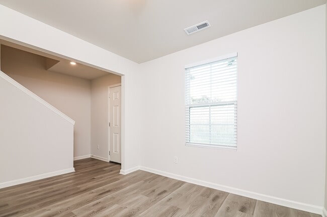 Photo - 2400 Harbor Cove SW