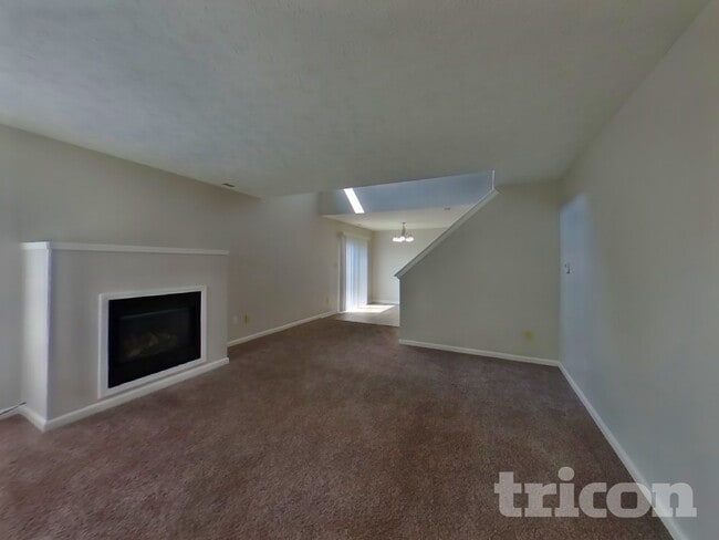 Photo - 569 Stobus Dr