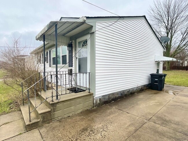 Photo - 3 Bed -1 Bath Single Family in Elyria