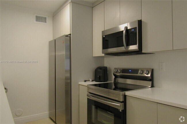 Building Photo - 4730 NW 97th Ct Unit 76 Rental