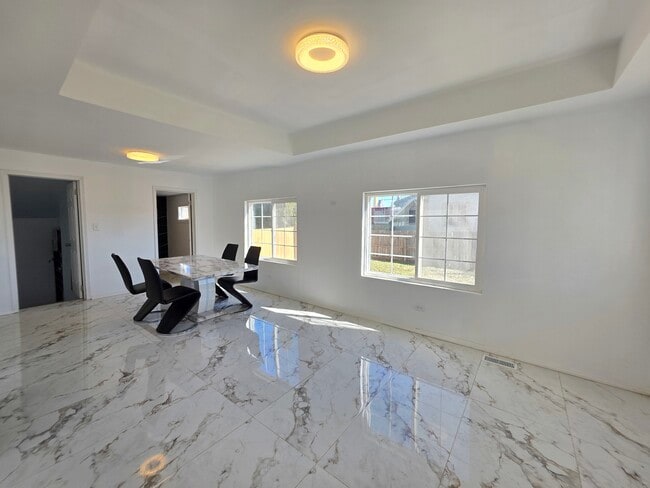 Photo - 122 Hawley St