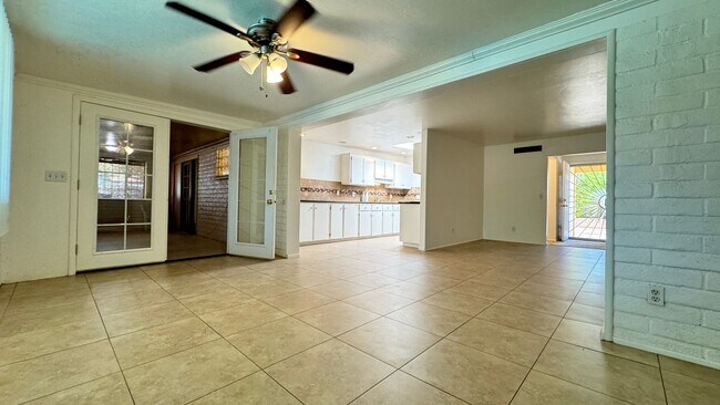 Photo - Eastside (Kolb and Stella) 5 bedroom house...