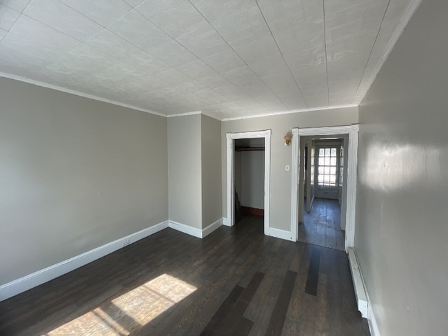 Photo - 582 Sunbury St